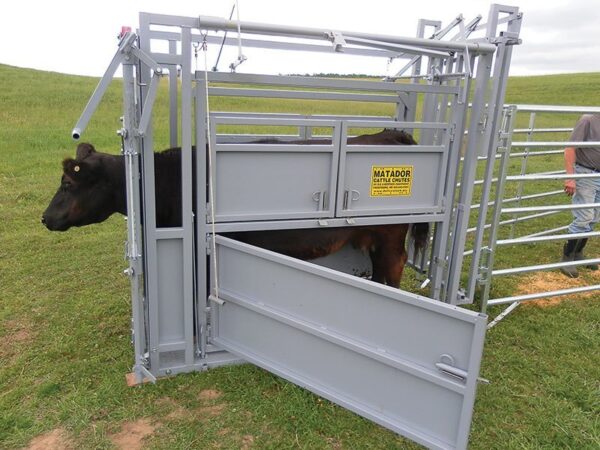 MC84 Cattle Chute - Image 3